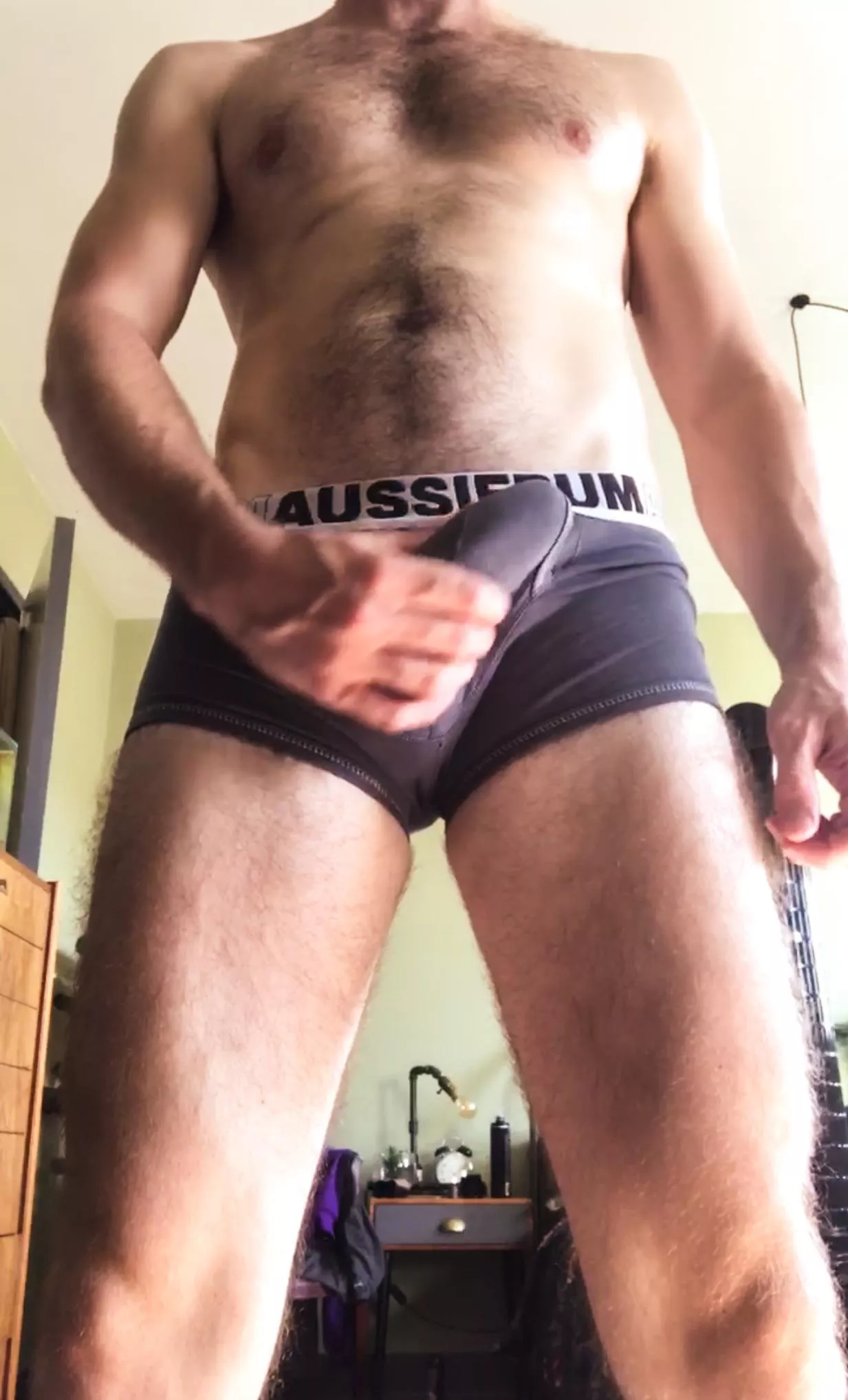 Aussiebums love my bulge…