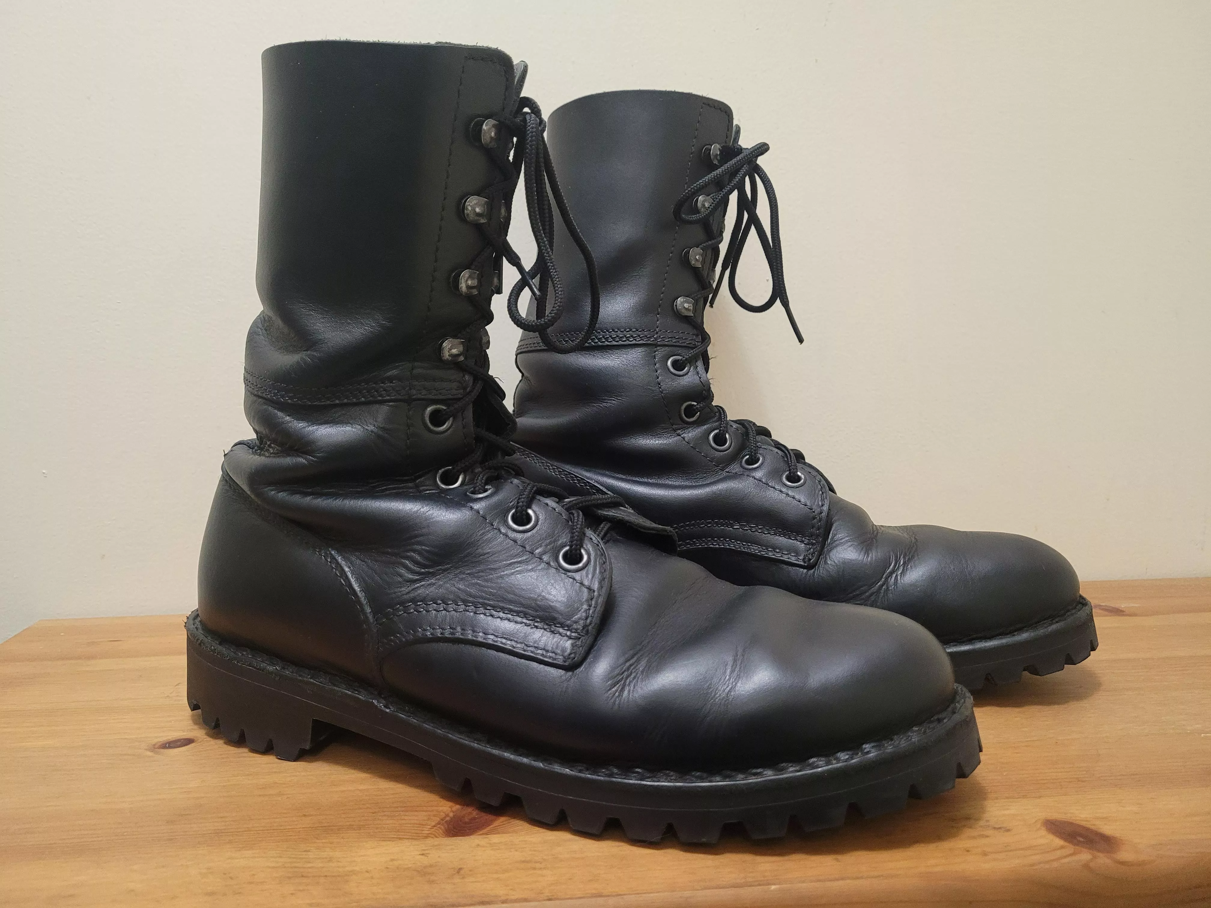 Austrian paratrooper boots, resoled with Vibram commando soles. Freshly polished up and ready for some wear.