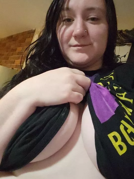 Available all night for [sext] [pic] [vid] [rate] [gfe] [lit] hmu on kik @ foxandbearcam or check my profile for socials!