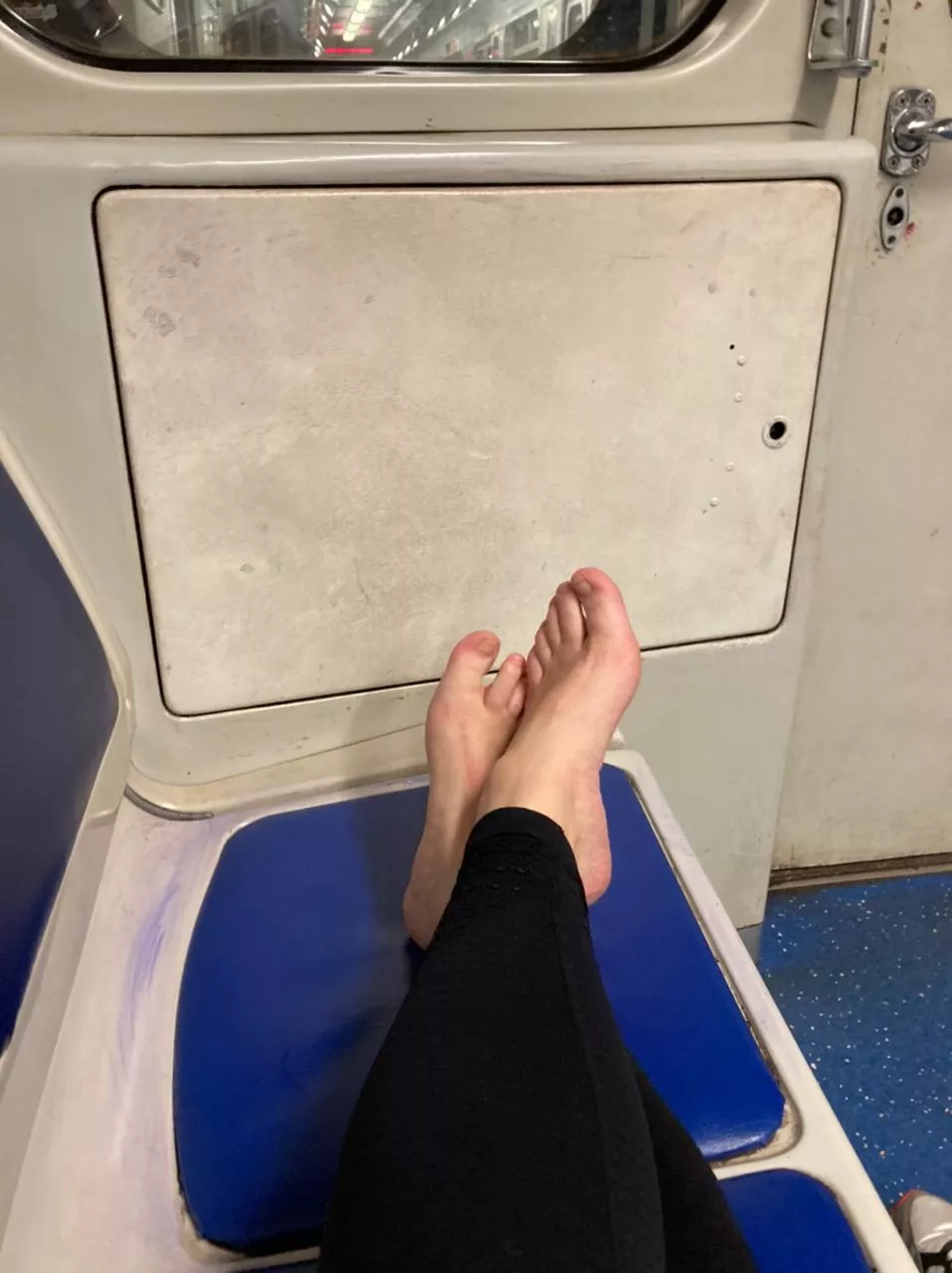 Barefeet in sub is ðŸ˜ or ðŸ¤¯ ?)))