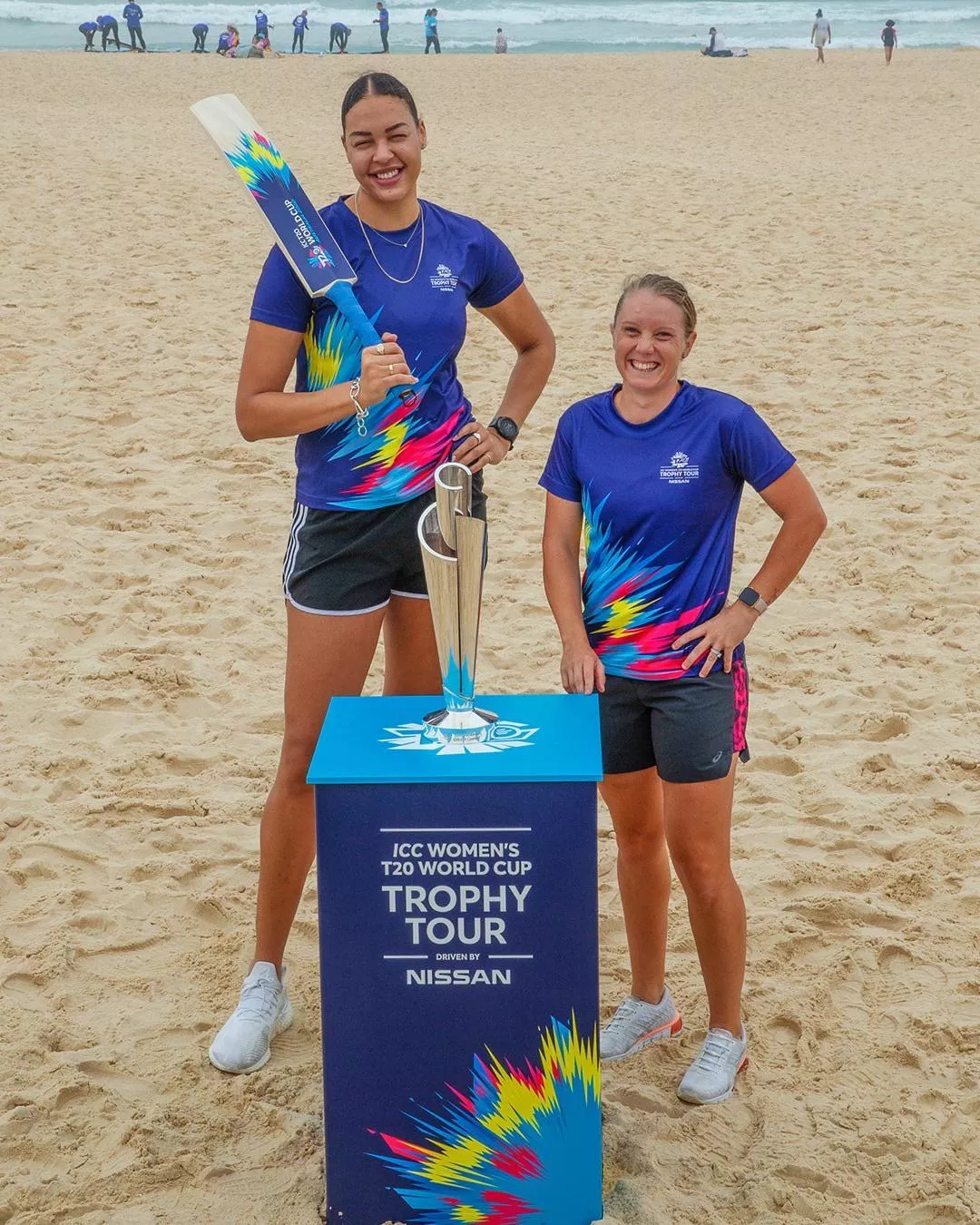 Basketballer Liz Cambage and cricketer Alyssa Healy