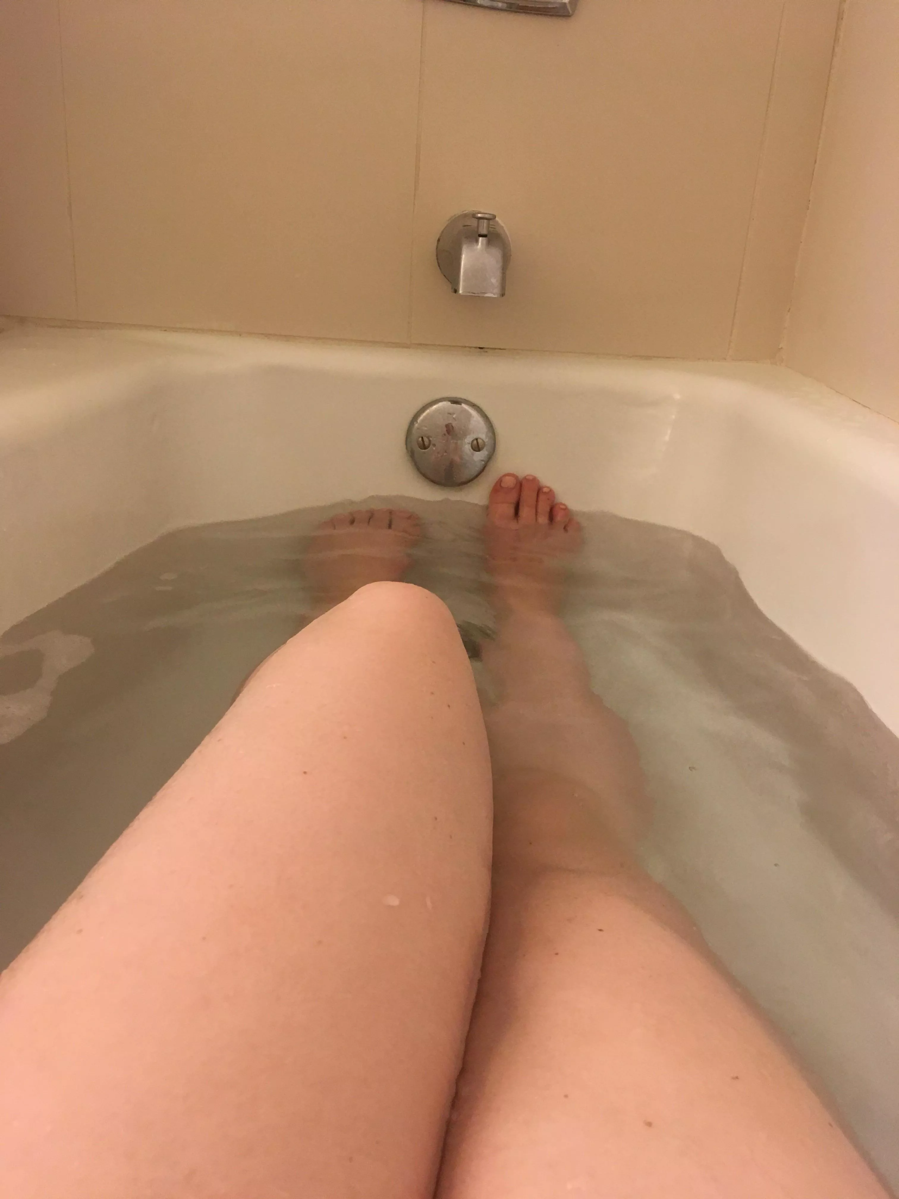 Bath time thighs