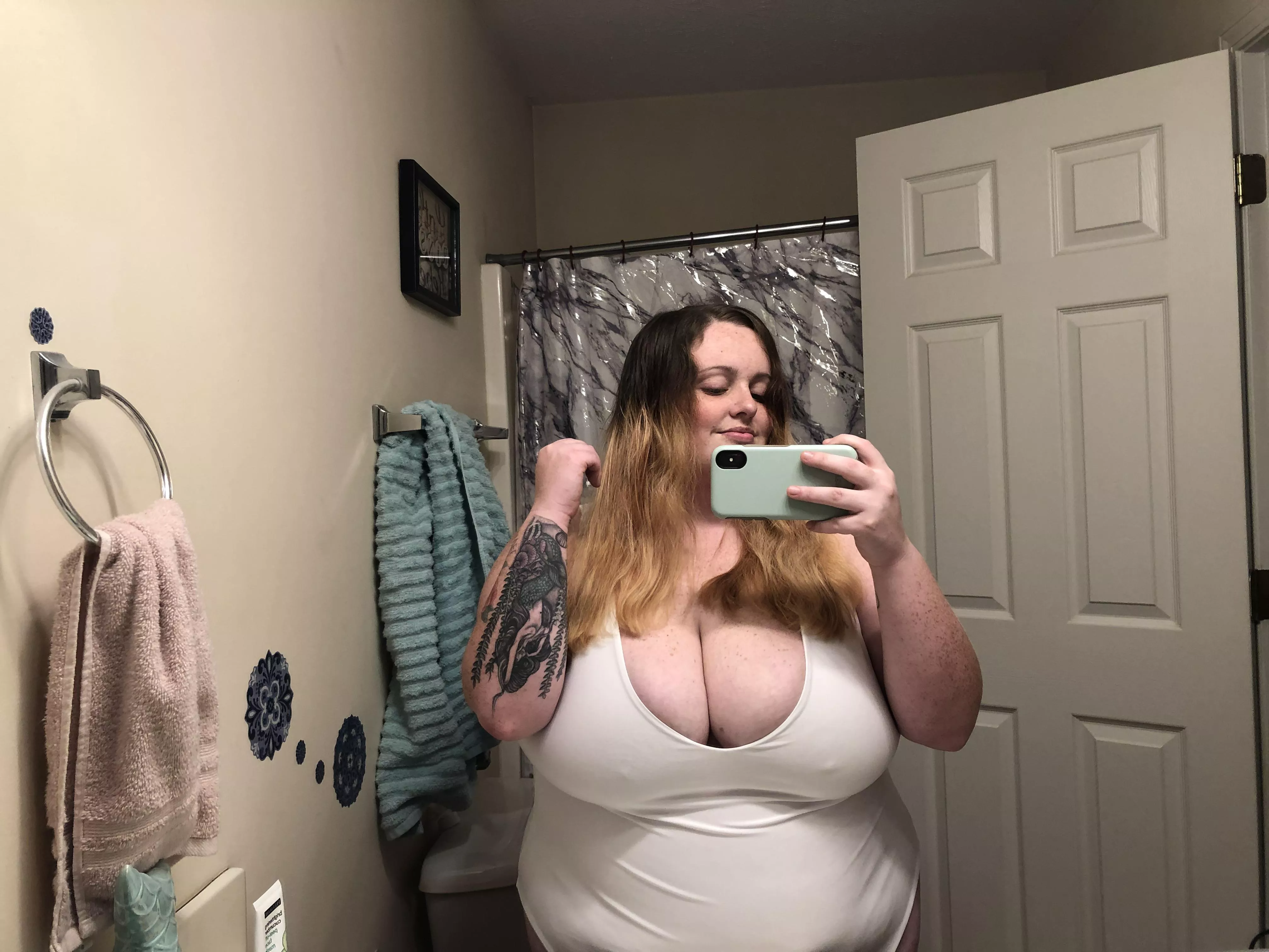 bbw includes a beautiful face right? 😏