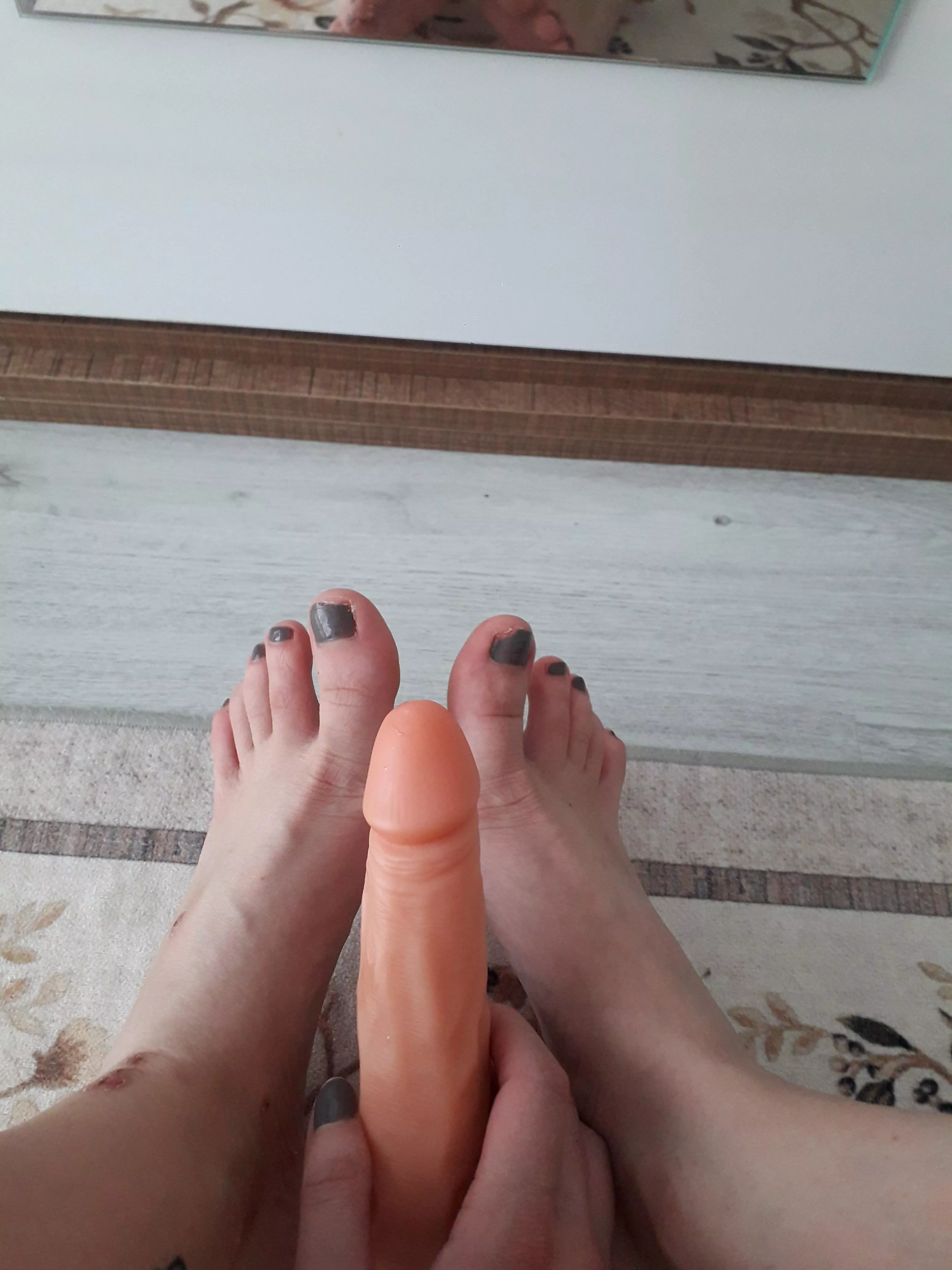 Be ready for my footjob ðŸ˜ˆ