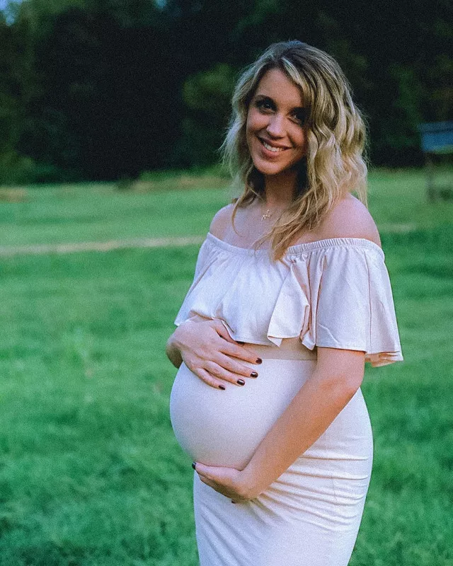 Beautiful pregnant Kacy, does r/preggo want more of her?