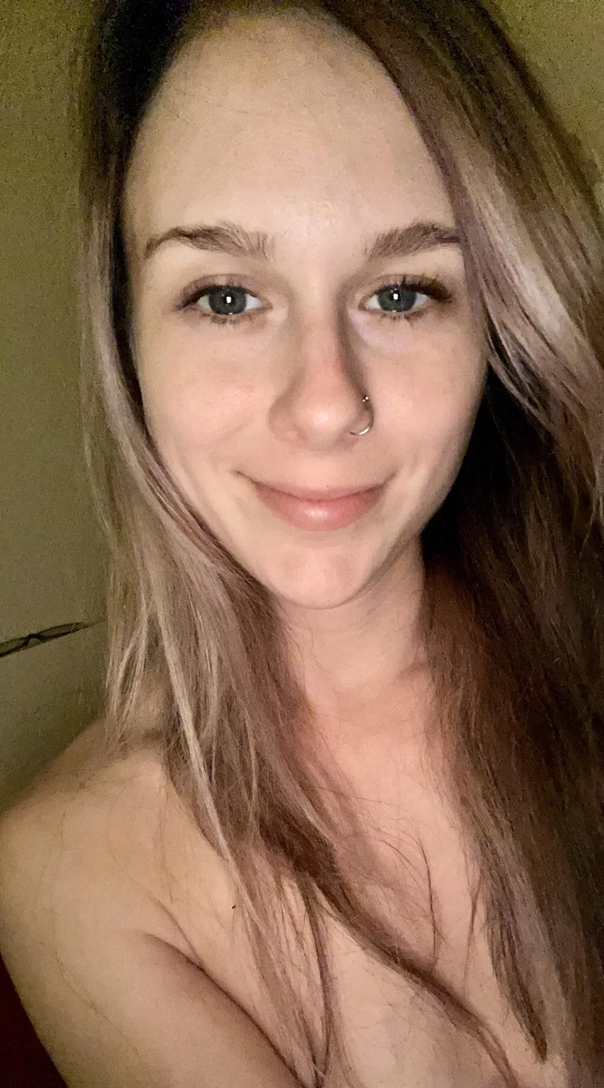 Bedroom eyes (34f)