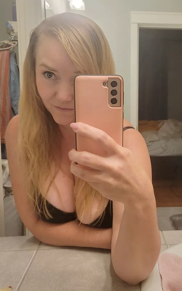 Bent over my bathroom sink. Now what? 😉 [F47]