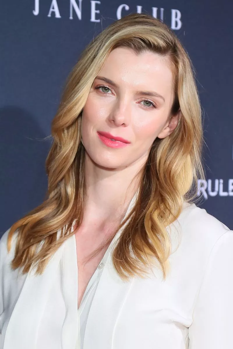 Betty Gilpin