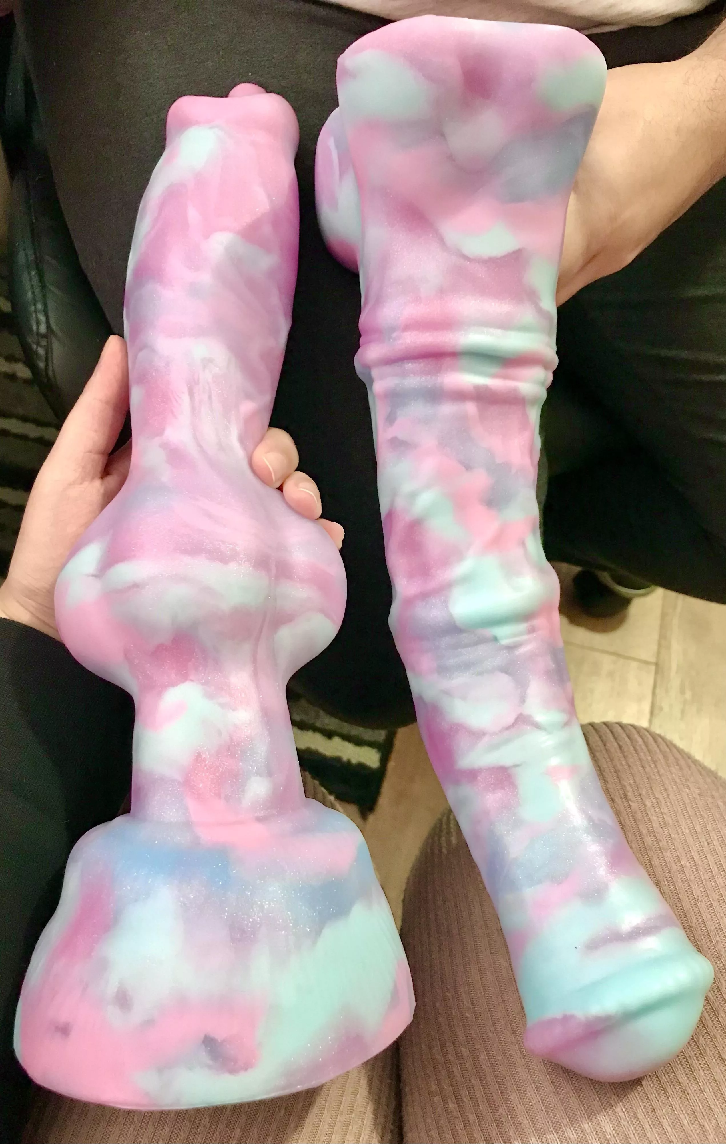 Big dick delivery today!! ðŸ˜ðŸ’•ðŸ’¦ (XL Rex & L Chance, both in Pastel Vulpine)