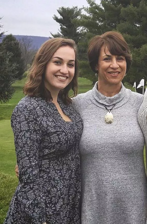 Big titted mother daughter combo - dm or comment to jerk to them