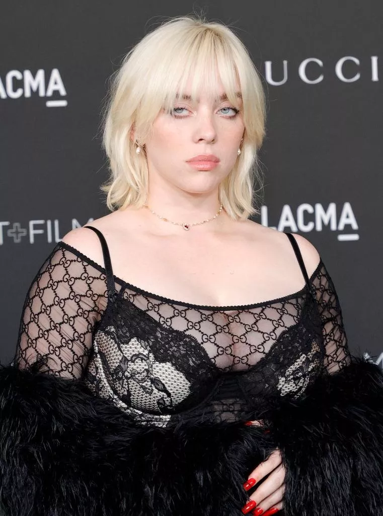 Billie Eilish is soo Busty