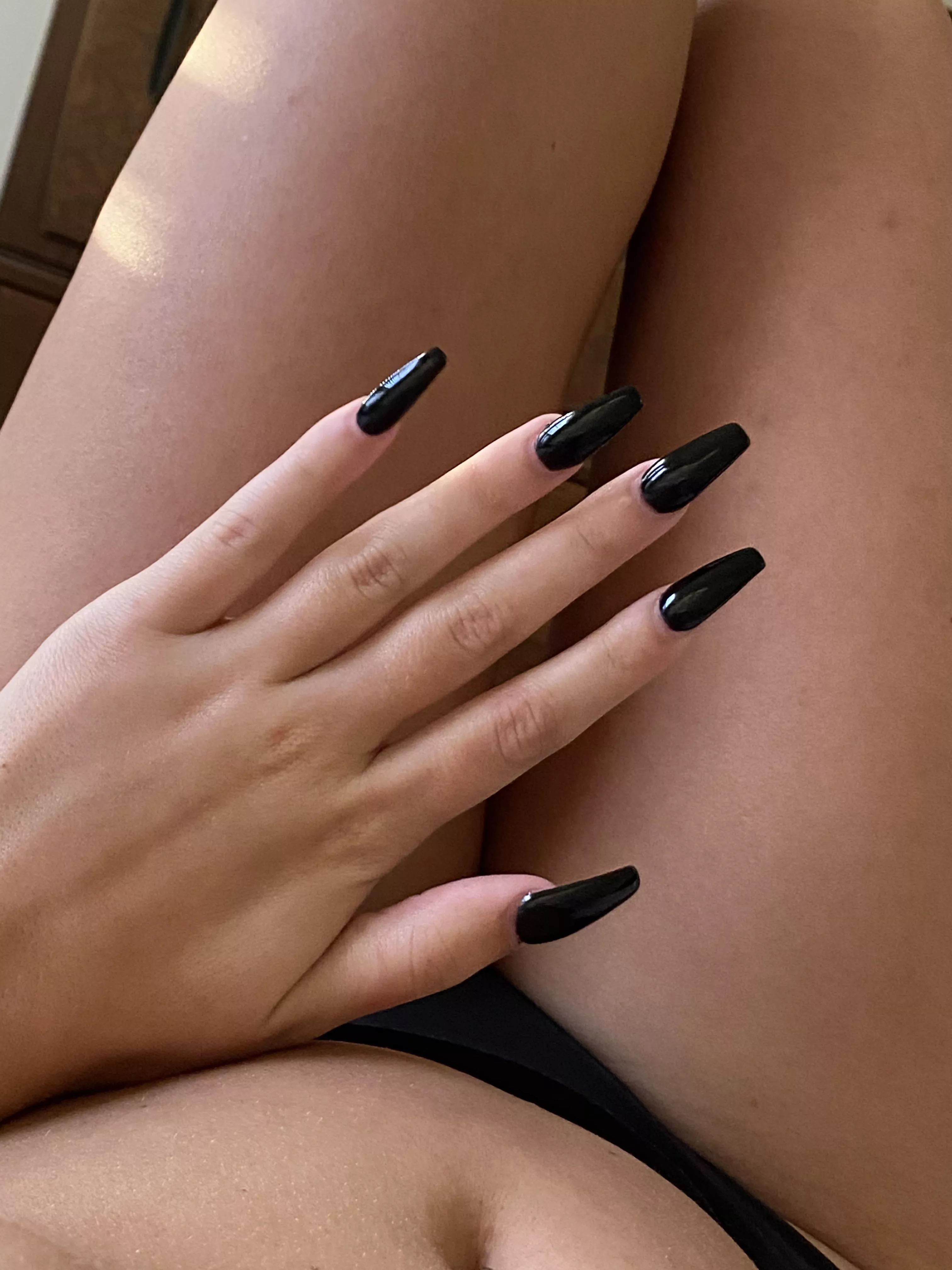 black nails will never let me down