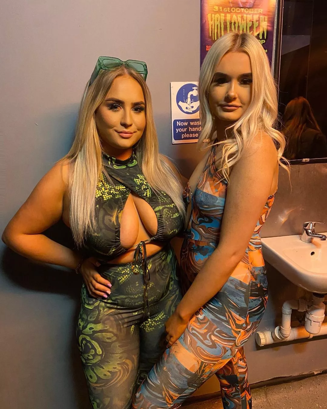 Blonde mates