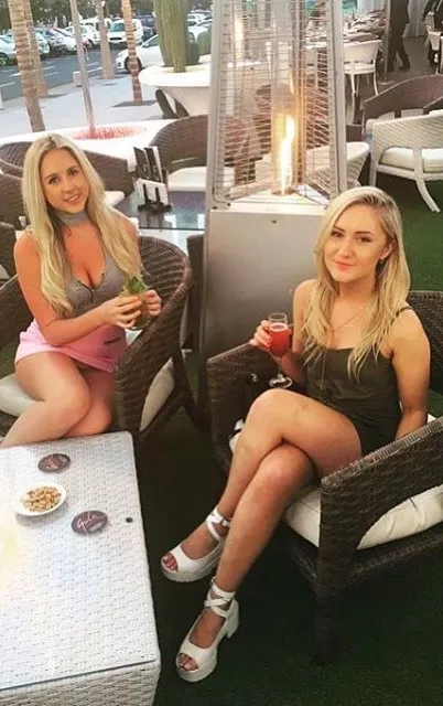 Blondes drinking