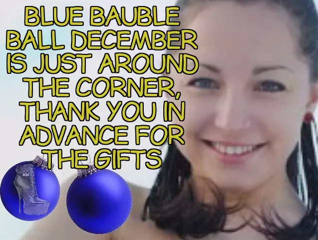 blue bauble balls