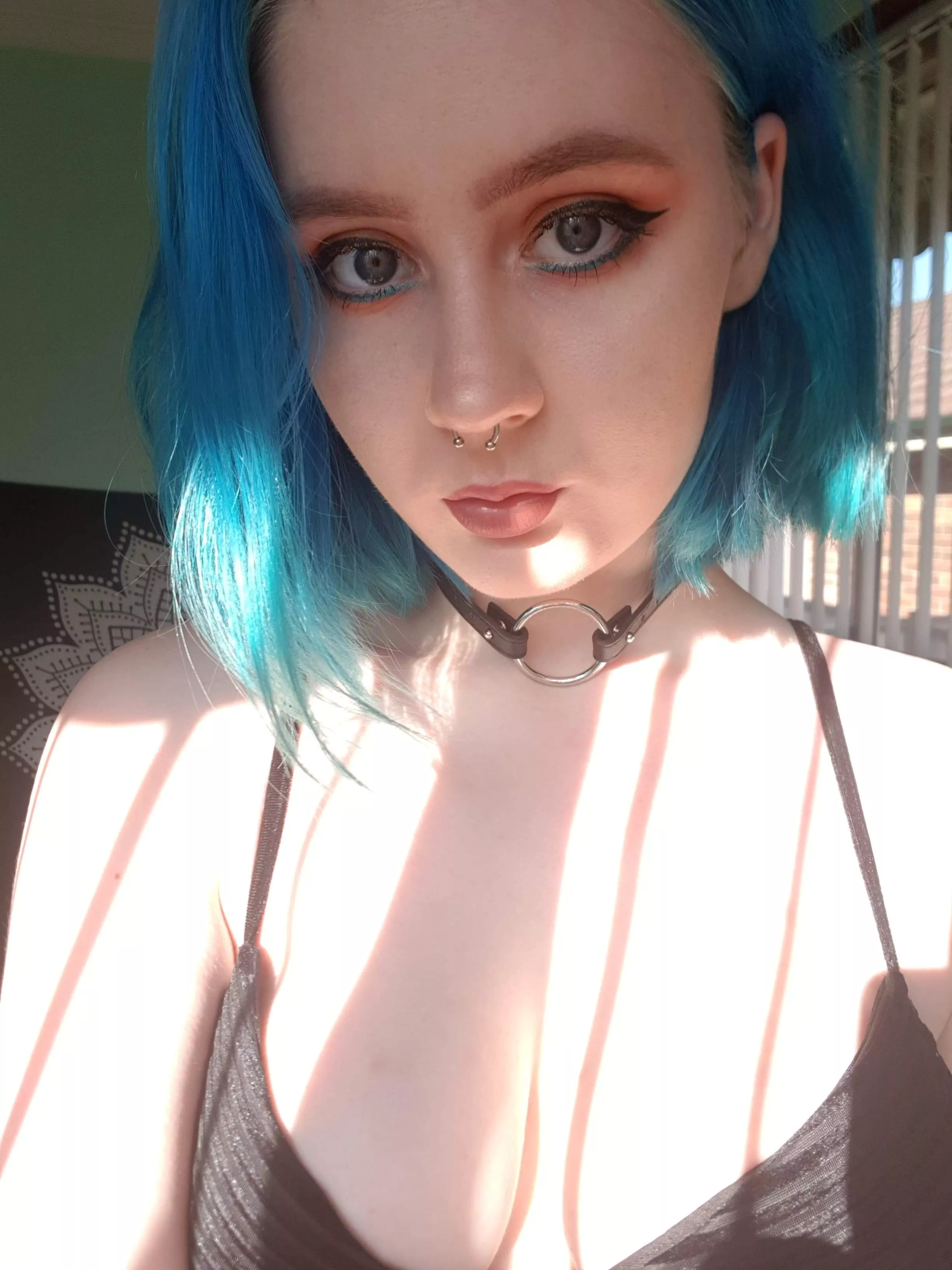 Blue hair 💙 [xpost /r/emogirls]