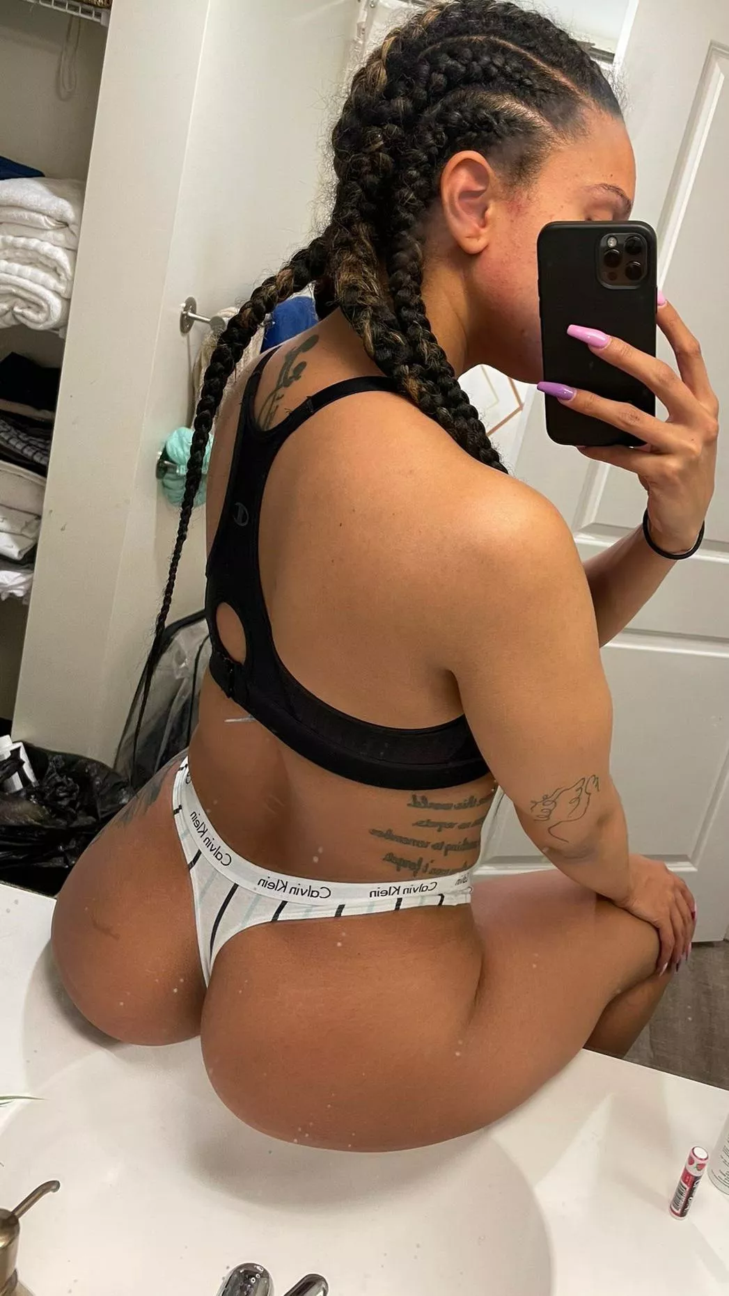 Booty Thick in that thong 🔥