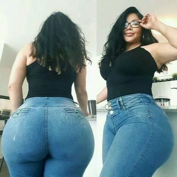 BOOTYful latina