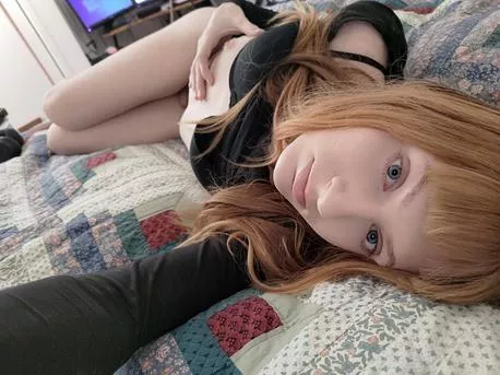 Bored & horny waiting for you to cum home.