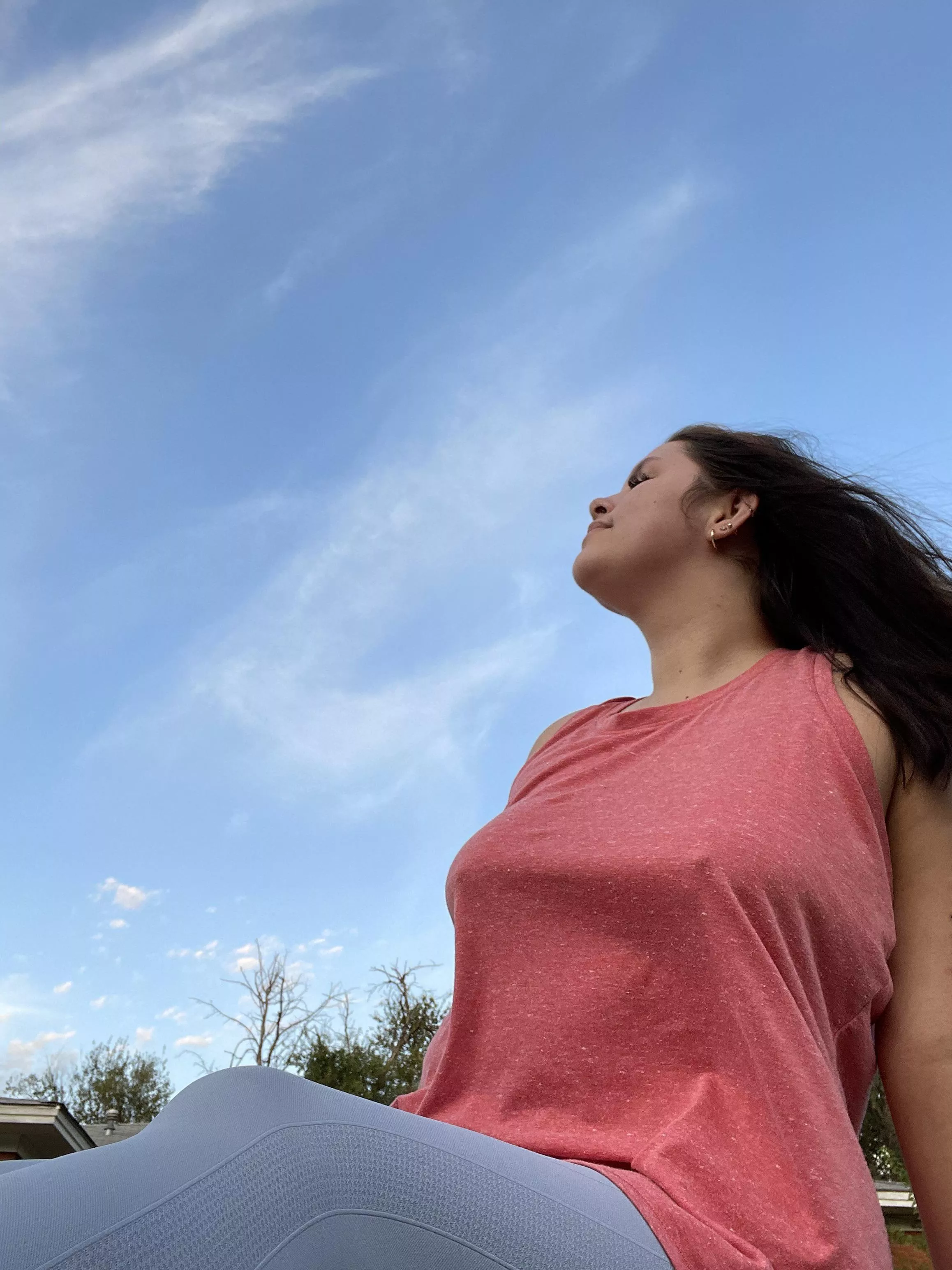 braless and feeling majestic in the wind🙈 (18)