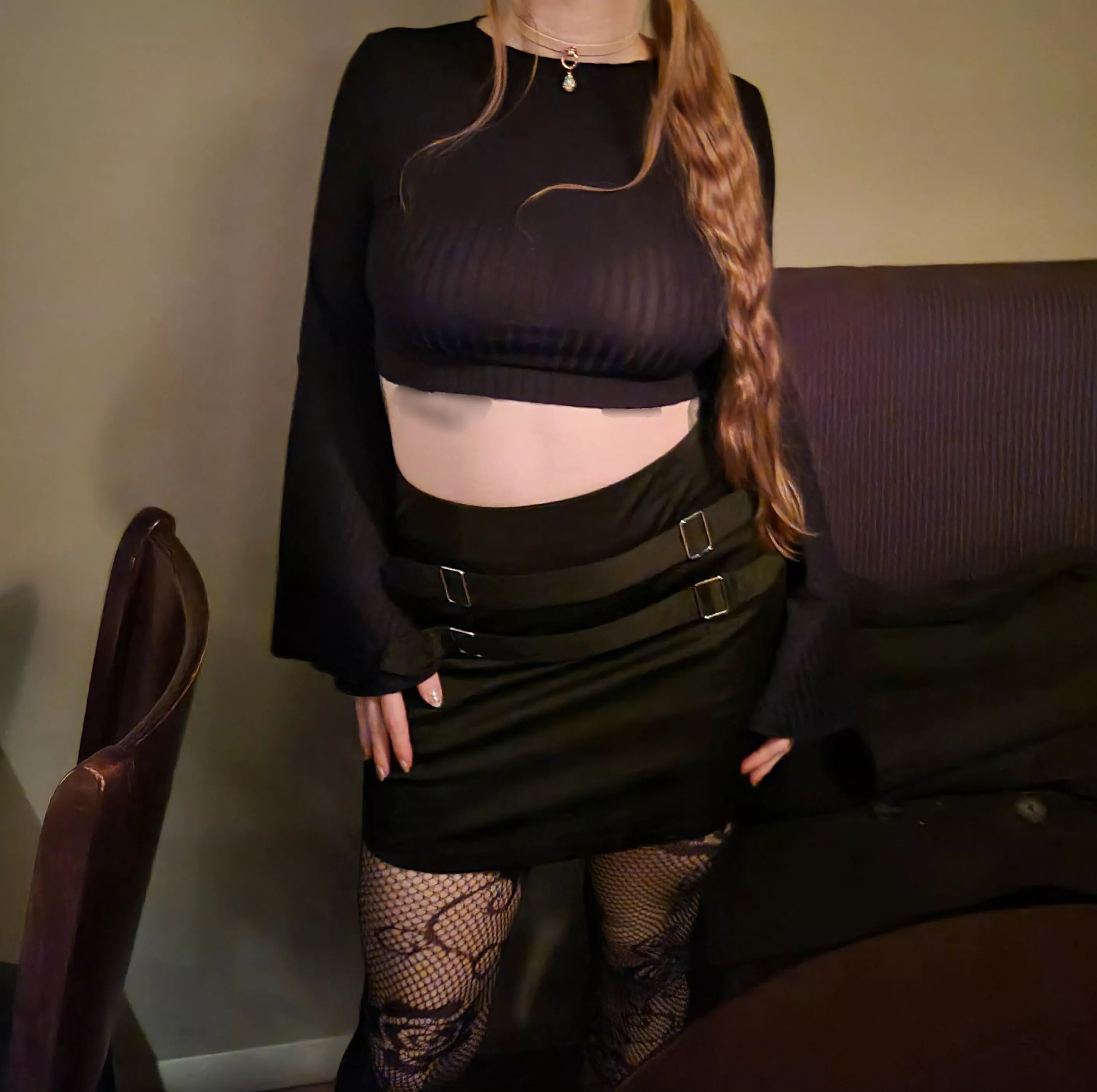 Braless slutfiance dinner and drinks