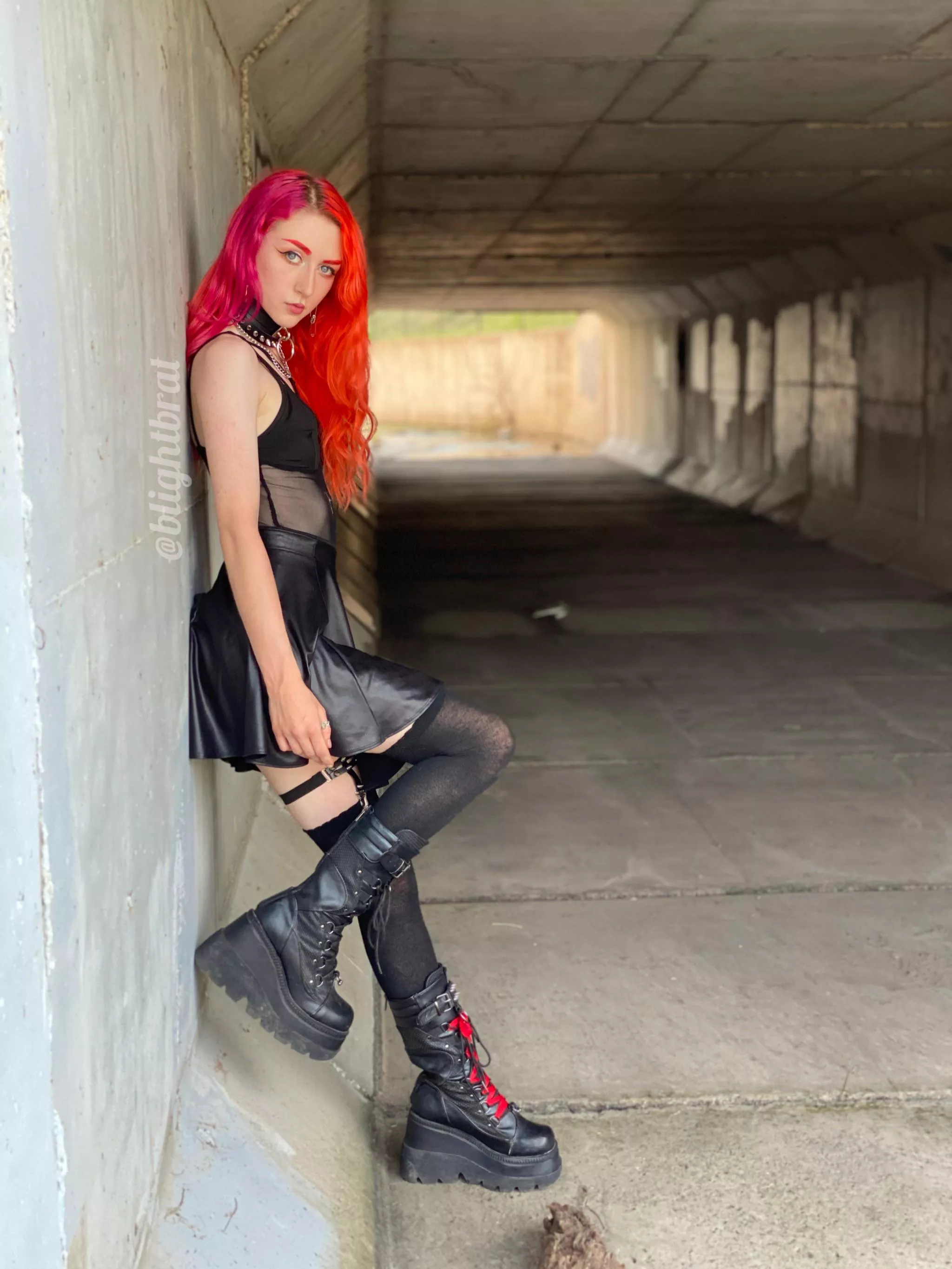 bright hair, dark clothes 🥵 do you like my big boots?