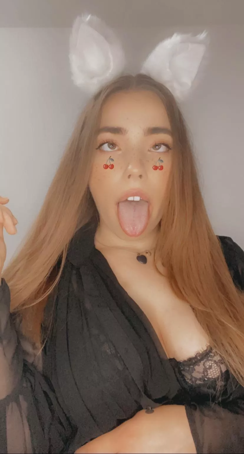 Bunnygirl will ahegao for you