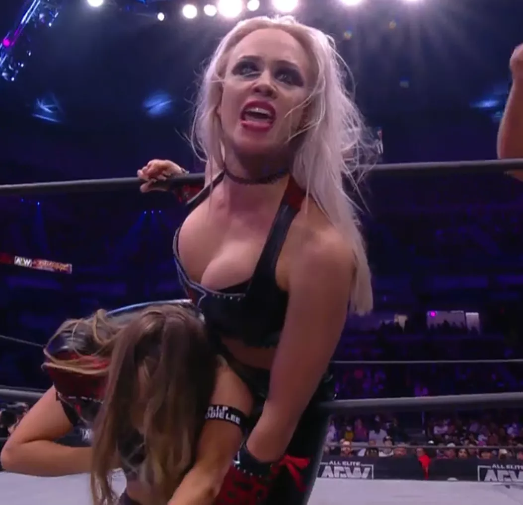 Busty Penelope Ford