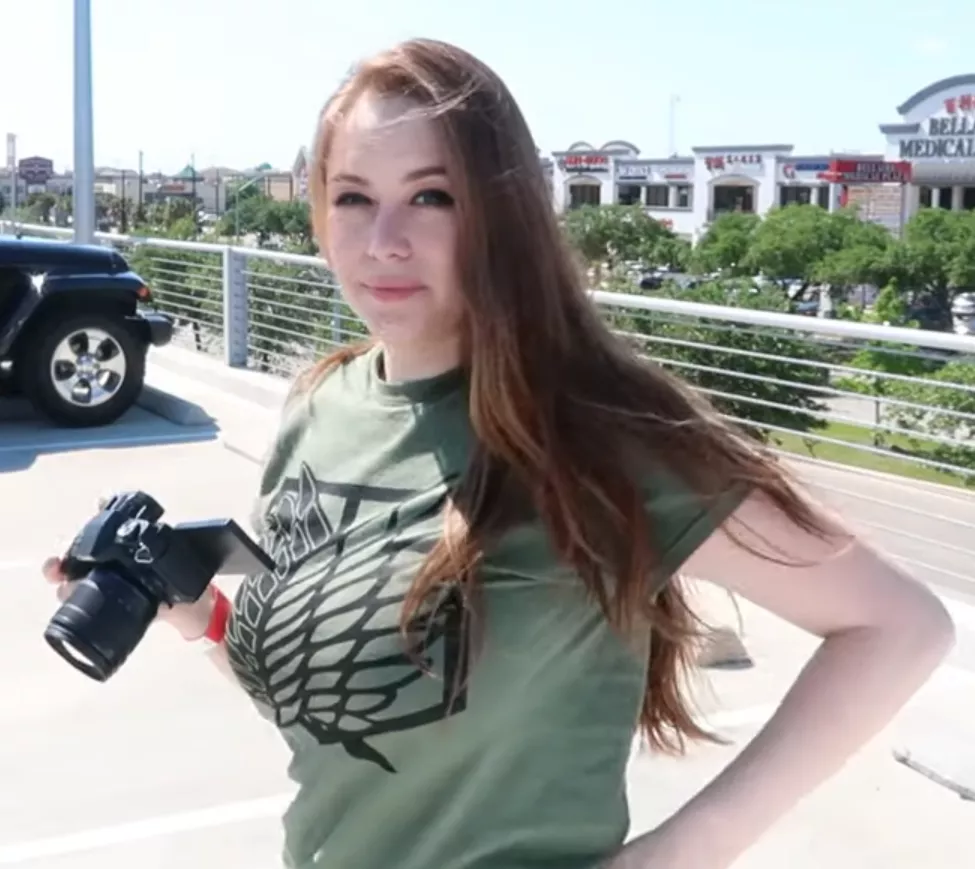 busty youtuber girl