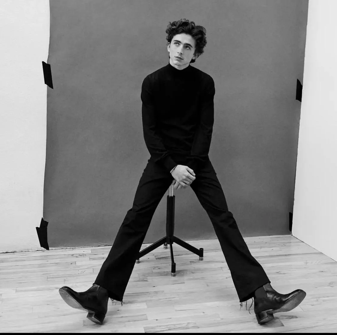 can anyone identify those chelsea boots worn by Chalamet??