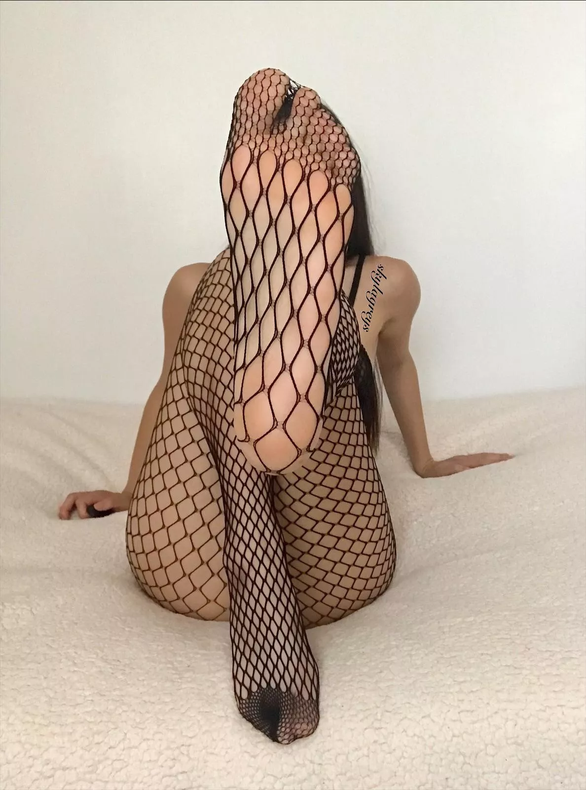 Can the fishnets stay on or would you rip it off?