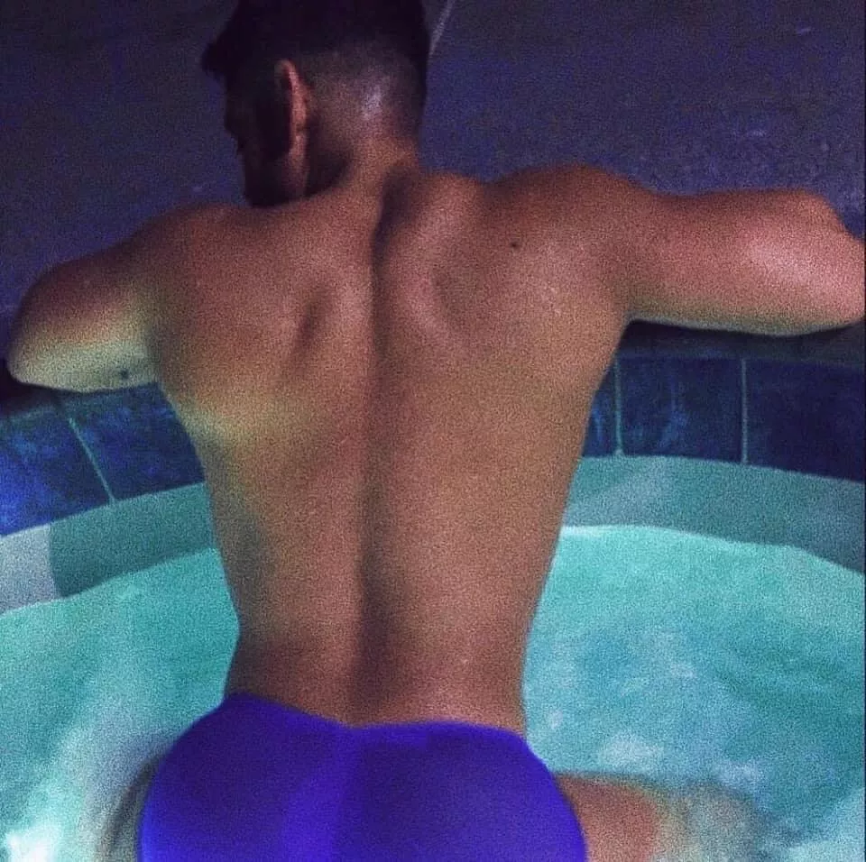 Can we still hit the pool papi? 🥺🍑💦