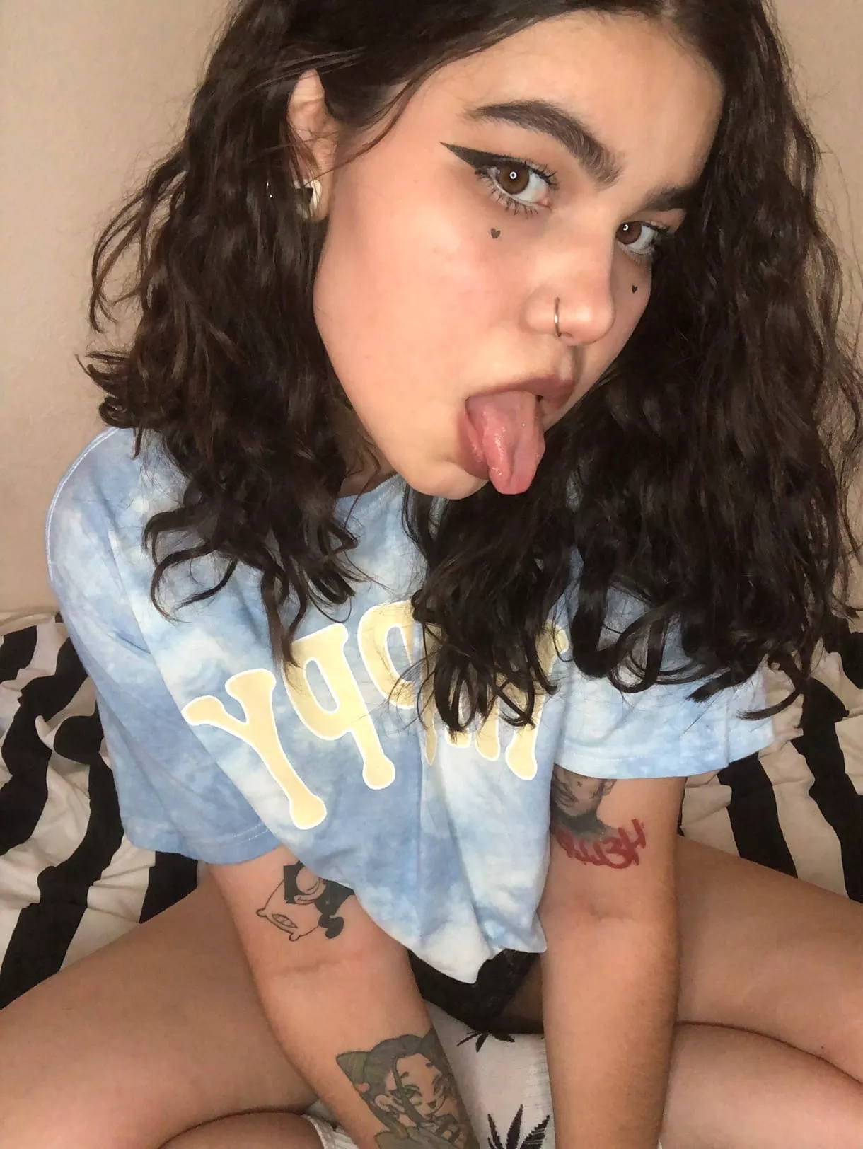 Can you cum on my slutty face?