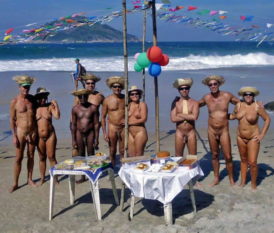 Celebration organized by the Associação Naturista de Abricó (at Praia do Abricó, Brazil)