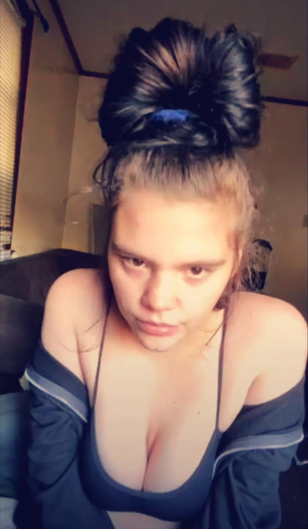 Chavvy live stream girl showing off cleavage