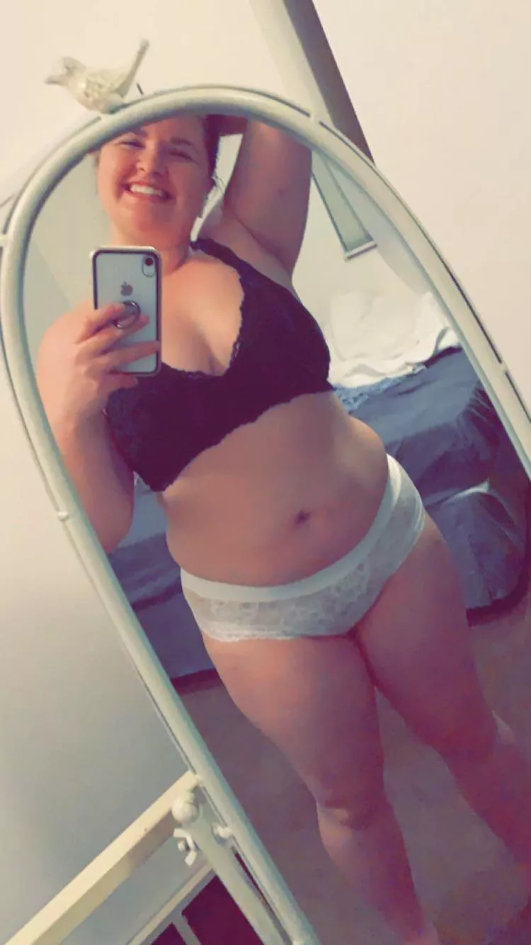 Chubby teen, I can’t help but get so horny thinking about guys double my age fucking me 🥵