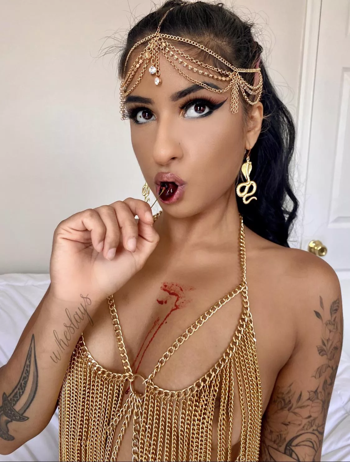 Cleopatra has an oral fixation 🍒 [F]