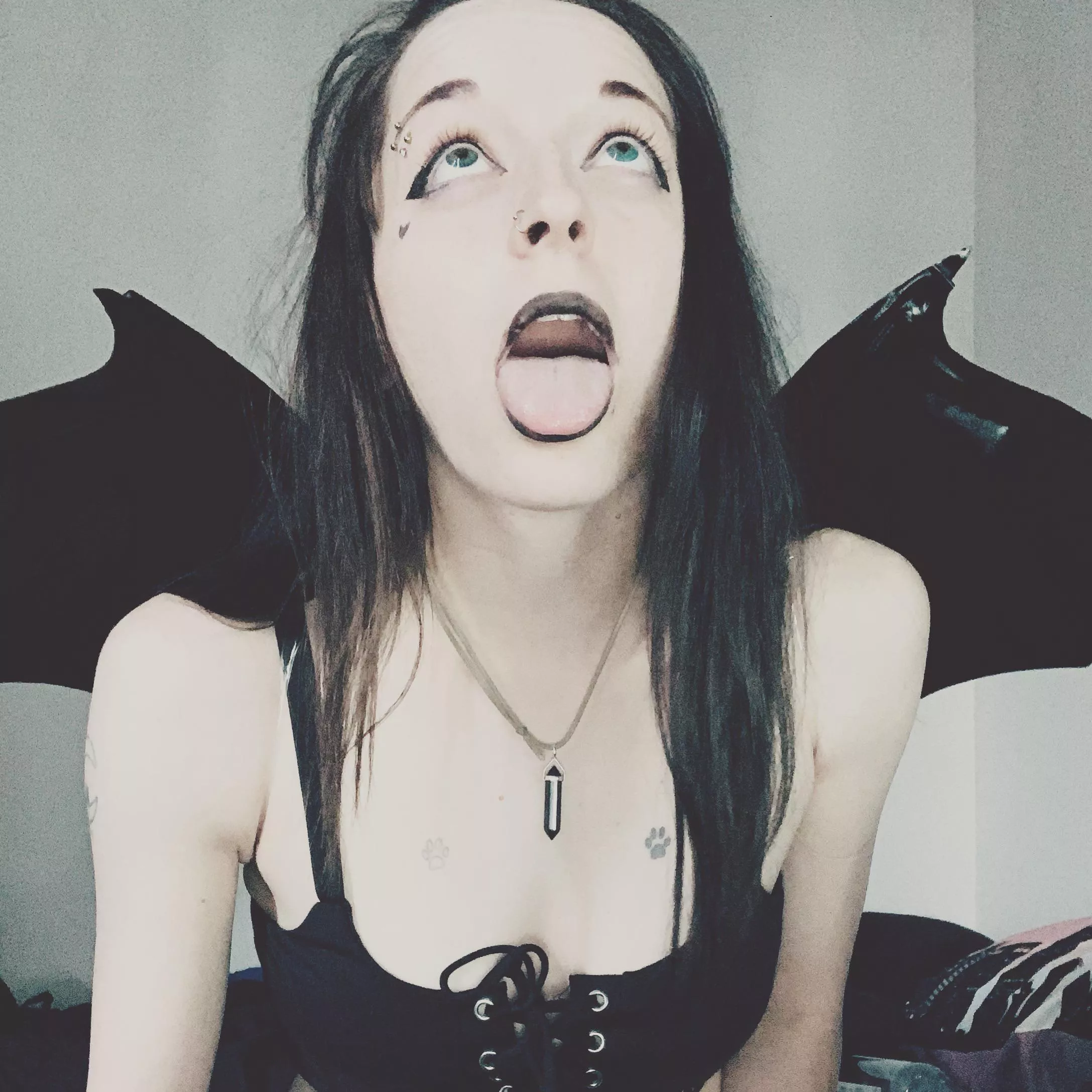 Cock sucking succubus 🥵🦇