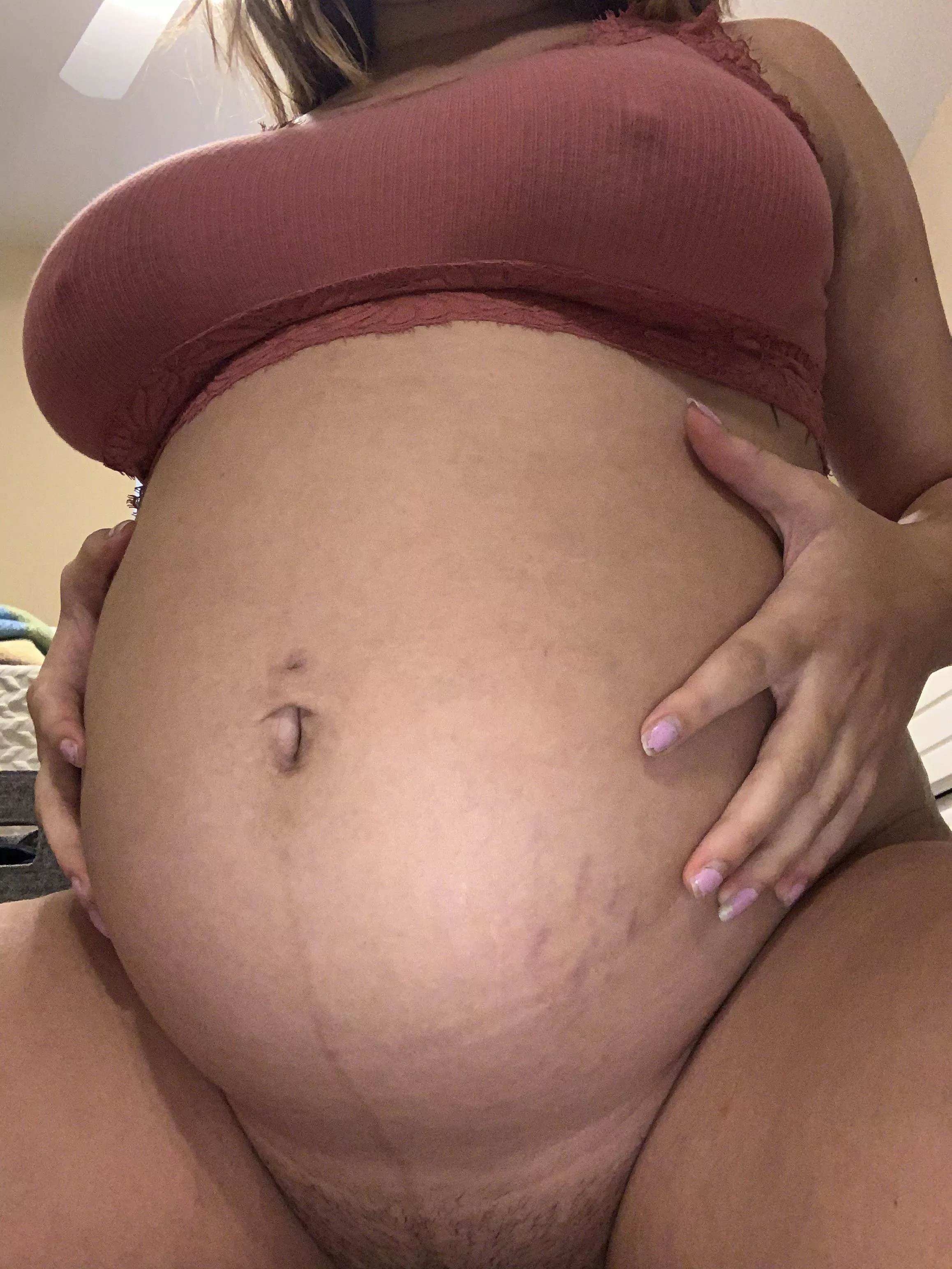 Come and get my huge pregnancy Dropbox for super cheap 💜 all 9 months of content! DM me 💜