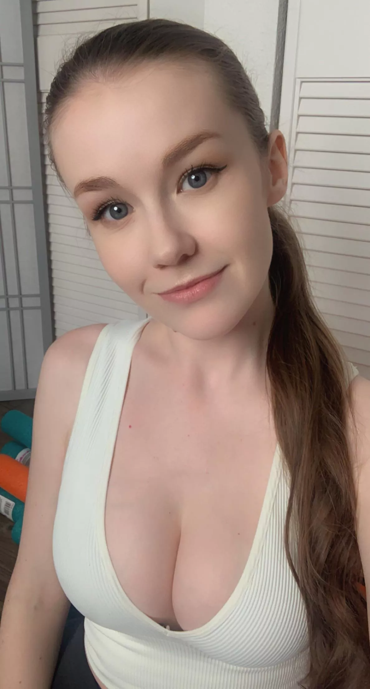 Come hang with my live on twitch! /EmilyBloomShow