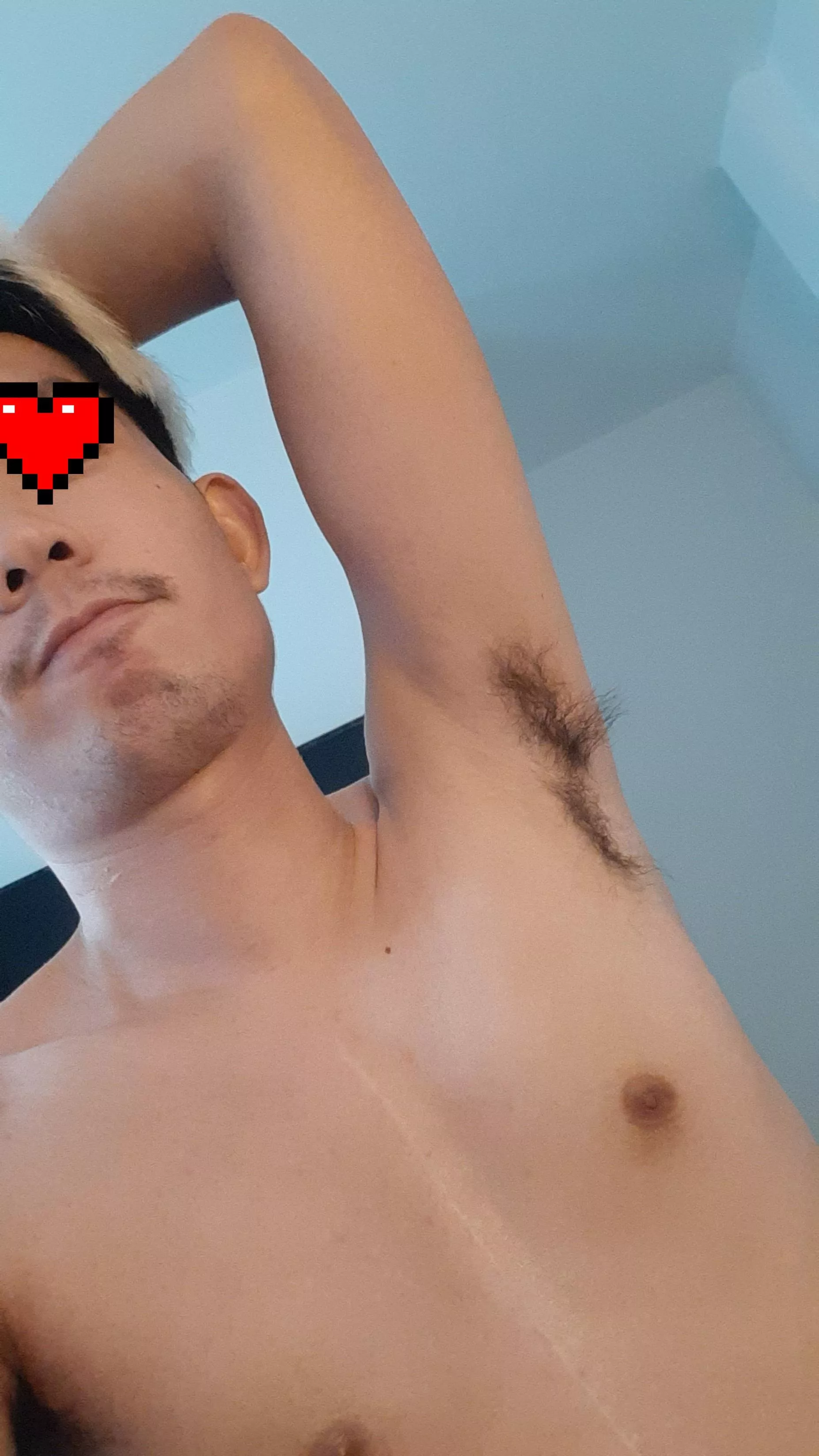 Come sniff asian twink hereee