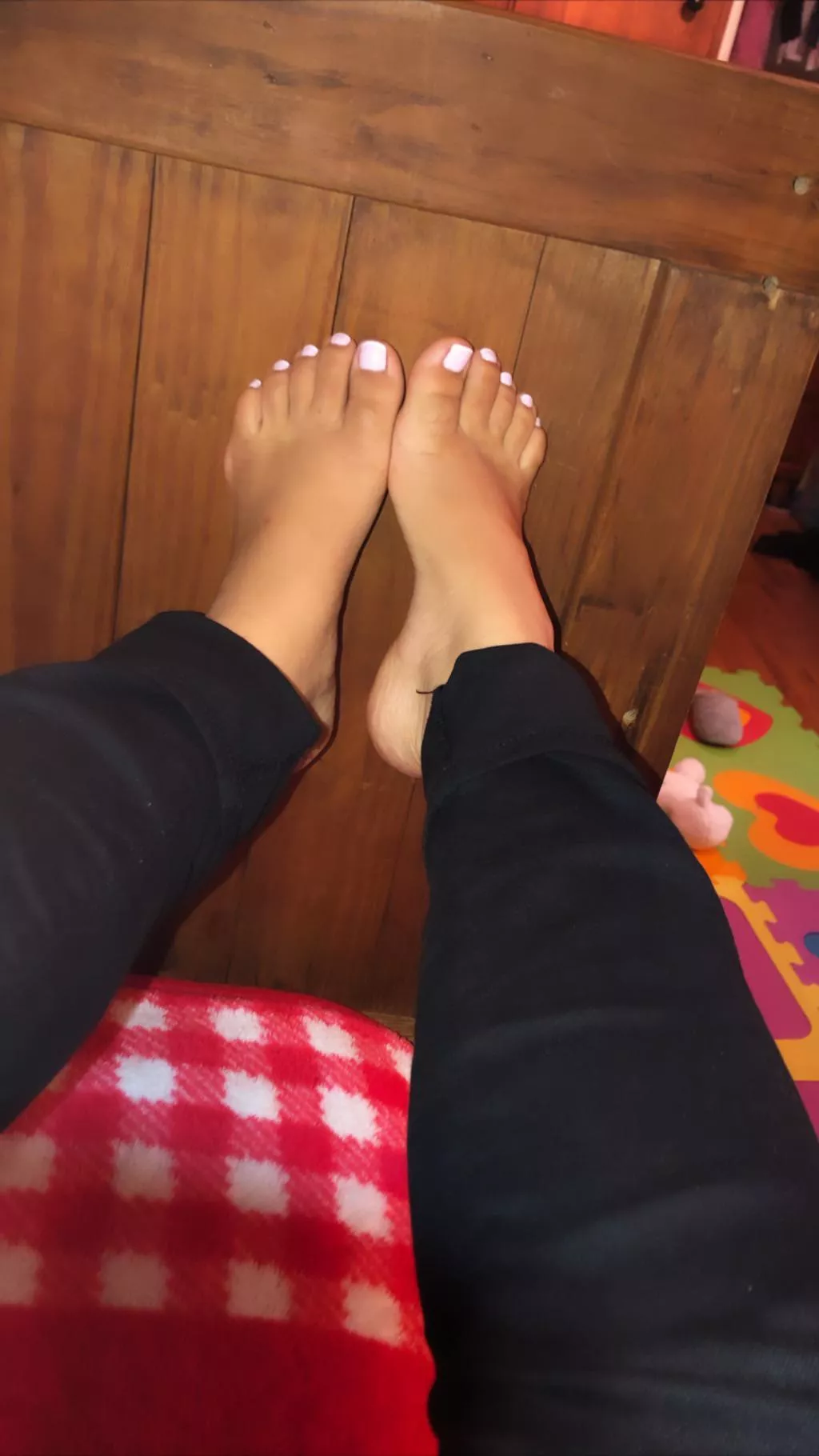 Come suck my toes