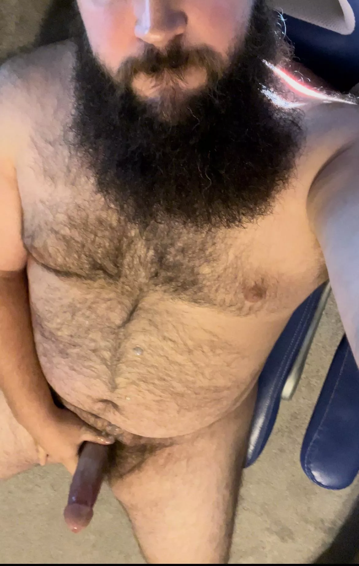 Cons of having a beard like this: cum