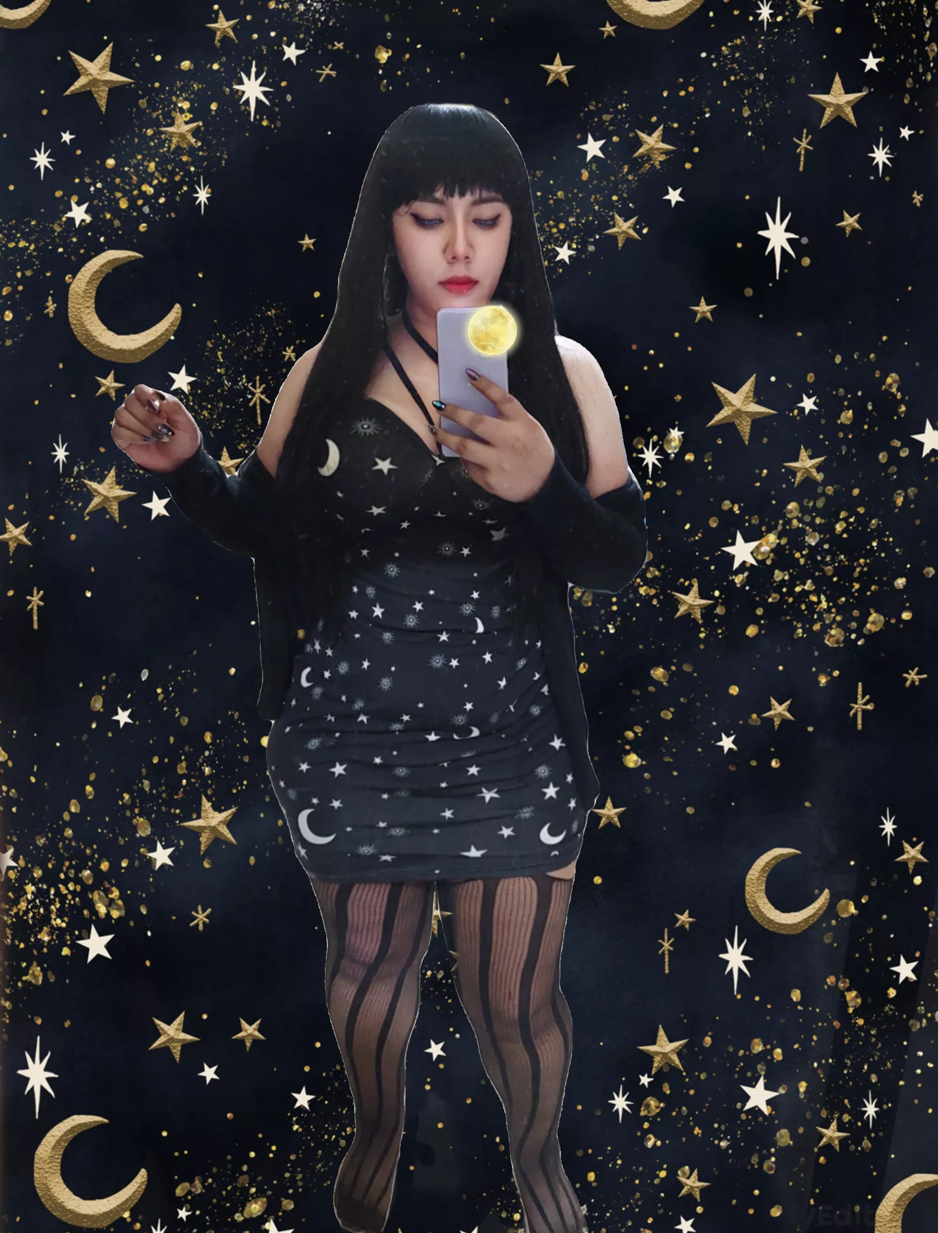 Cosmic tuesday 🌙💫🖤 #moonlovers #moonchild #softgrunge #egirl #latina #latinagirl #curvygirl #blackismyhappycolor #curvy #thickwomen #witchyvibes #witch