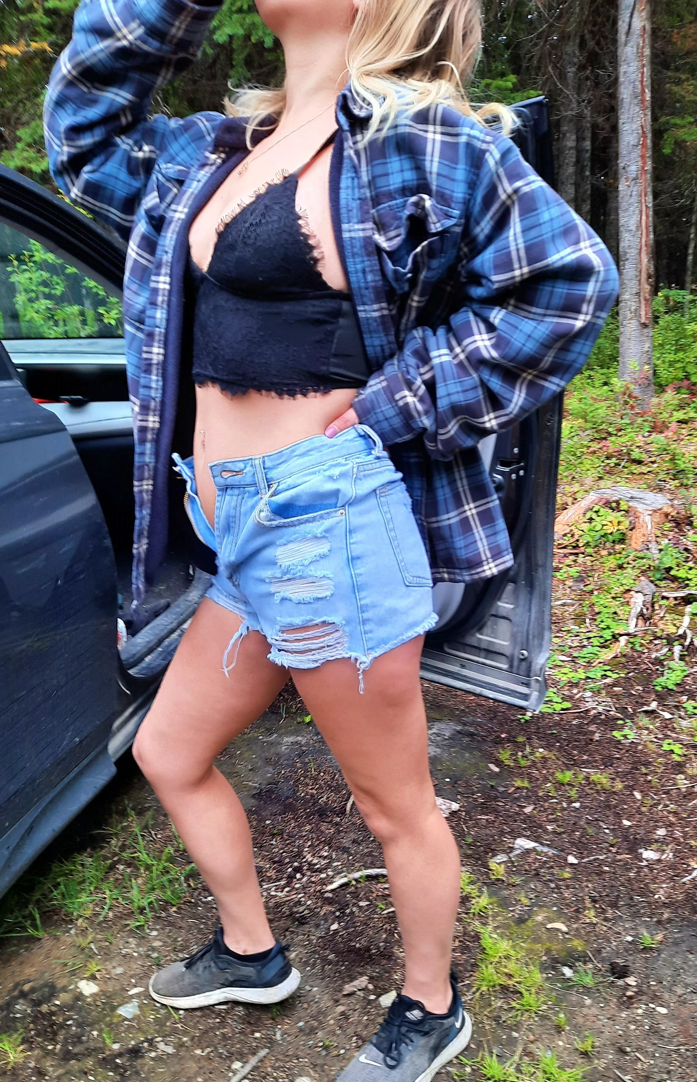 Croptop and jeanshorts