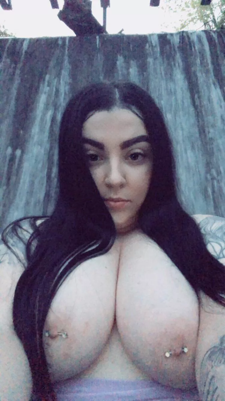 Cum all over my face and tits🤪