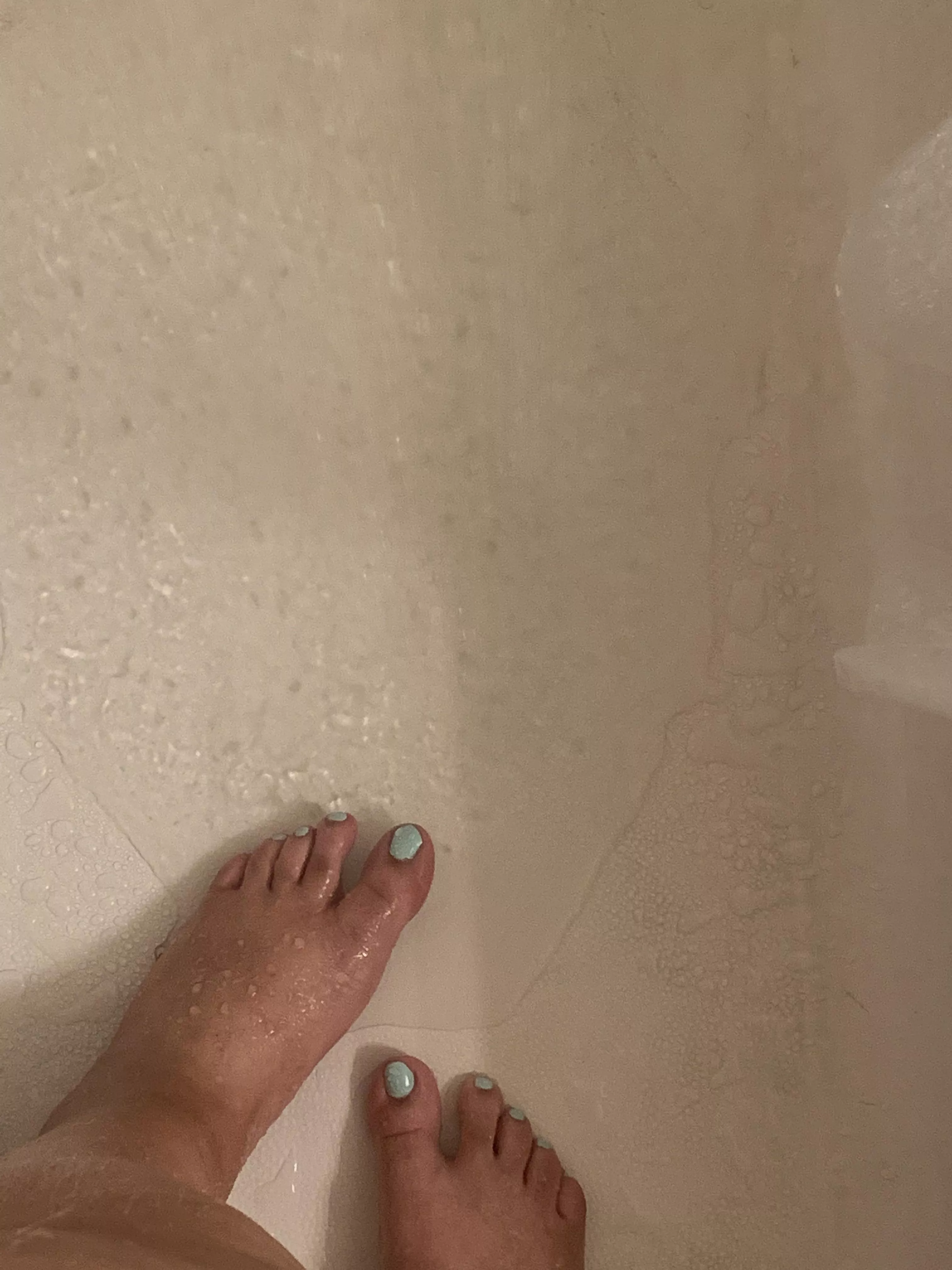 Cum fuck my feet 💦💋