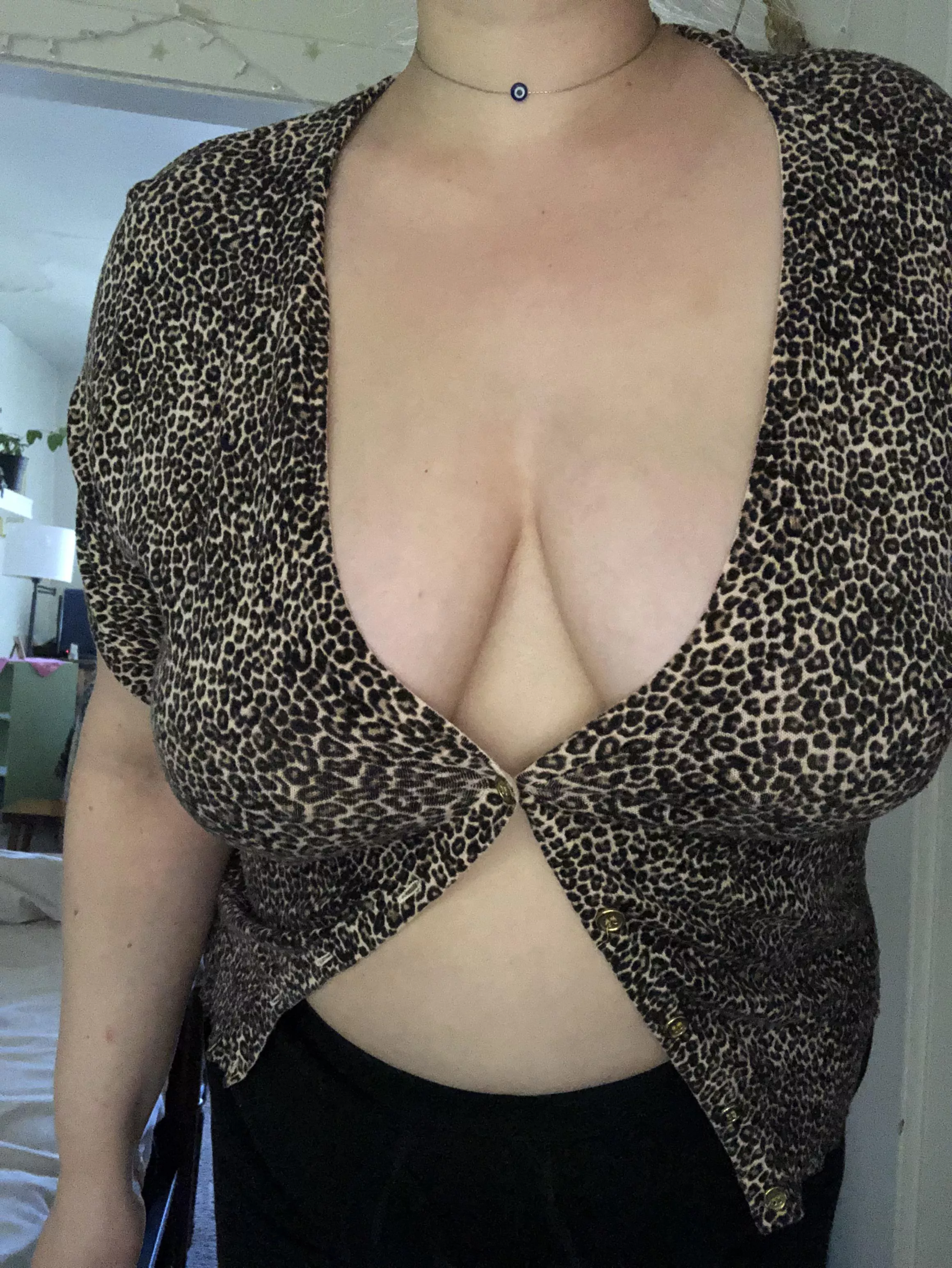 Cum on my tits 💦💦💦 pump me full of hot cum 💋💋💋