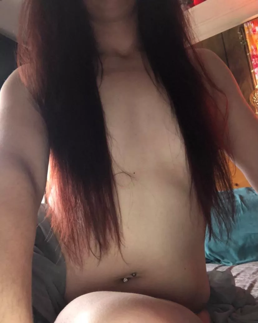 Cum watch me be a horny slut😍