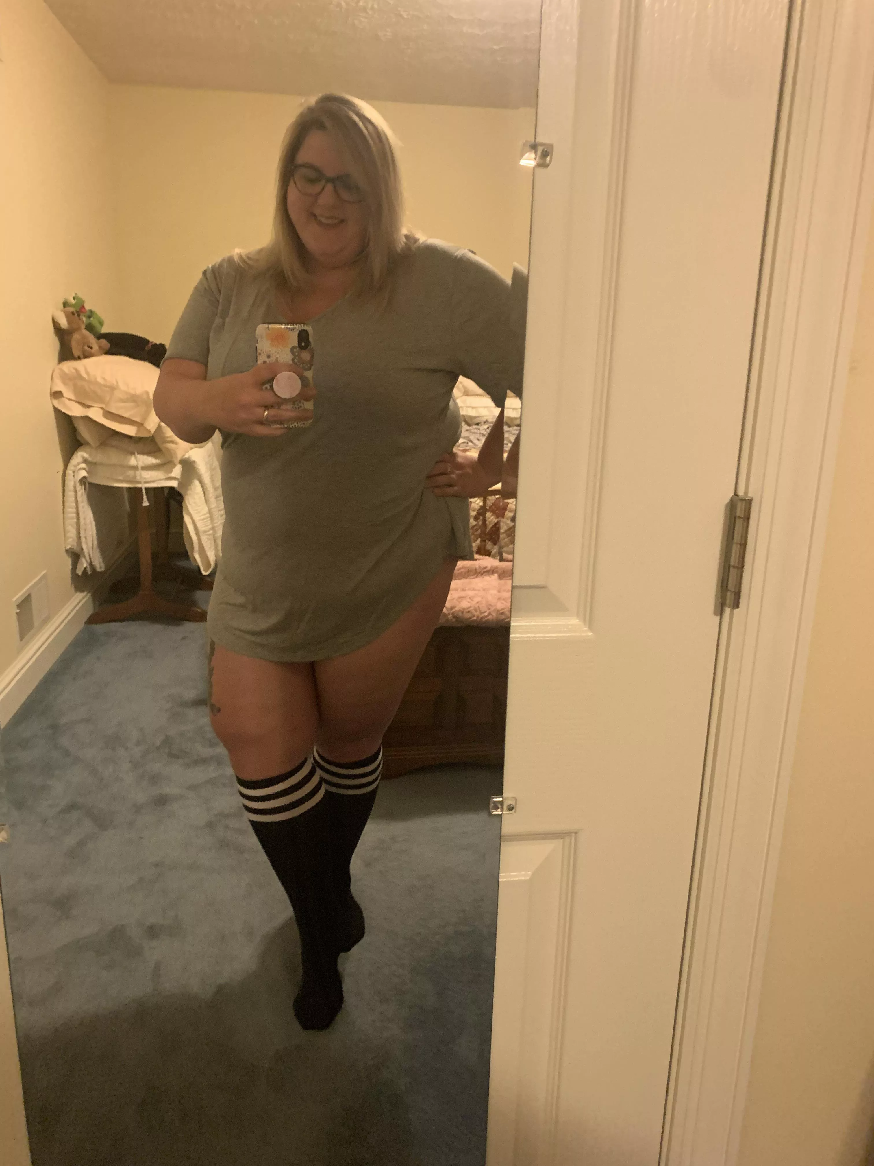 Curvy, nerdy, milfy